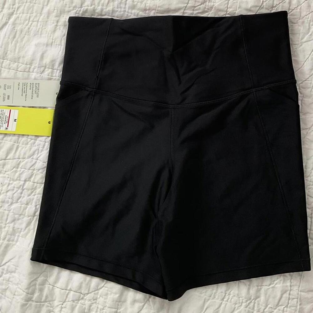 NWT All in Motion Effortless Support Black Active Shorts Medium